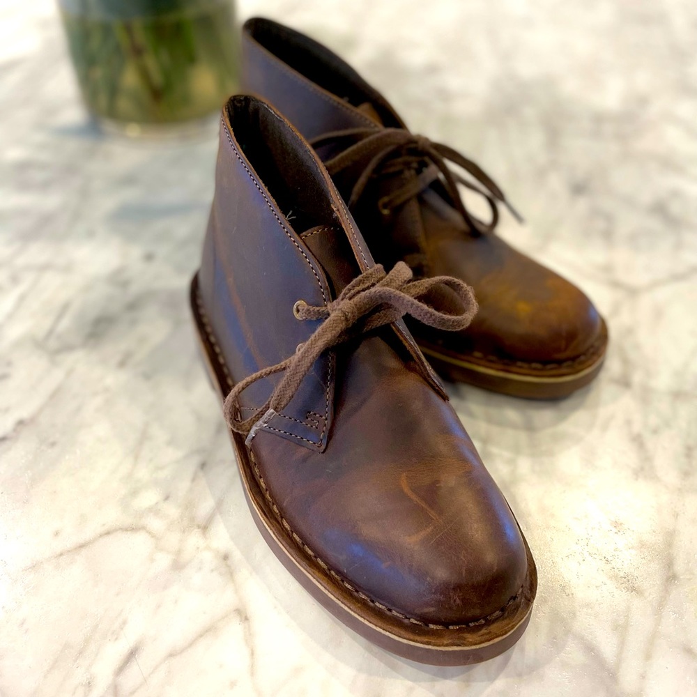 Clark's brown leather desert boot NWOT